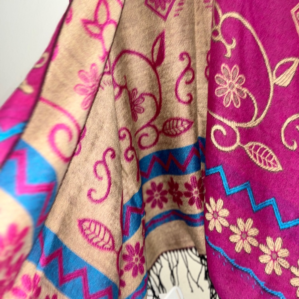Shawl - Picture 2 of 2